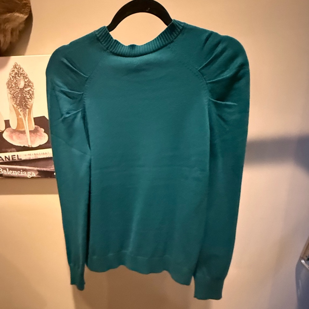NWT Carlisle Green Cotton/Cashmere pleat shoulder sweater Size Medium - Picture 8 of 11